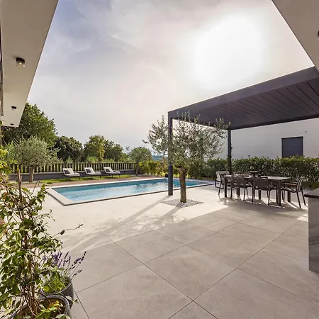 Callera Вілла Пула